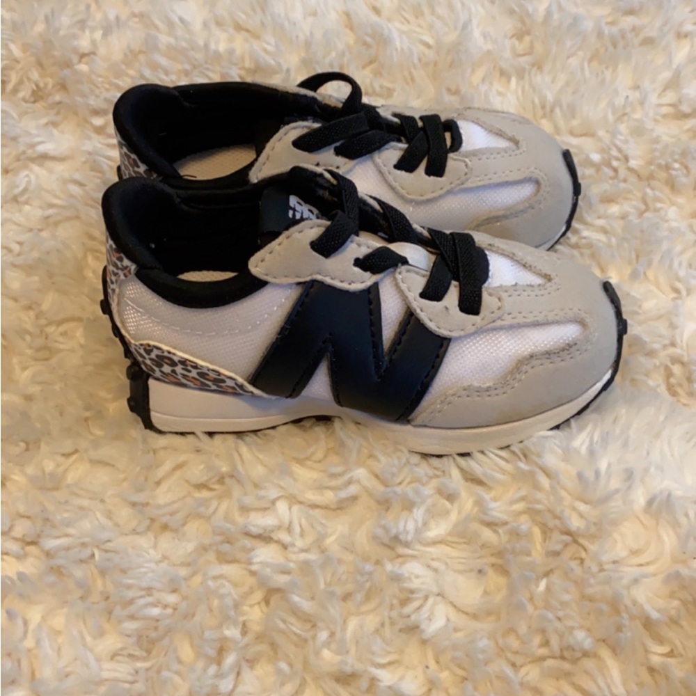 New balance 327 animal print shoes. This is the “it” shoe.